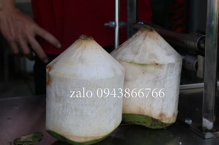 Máy gọt vỏ dừa tươi siêu tốc loại bàn dài có dao cắt đuôi dừa
